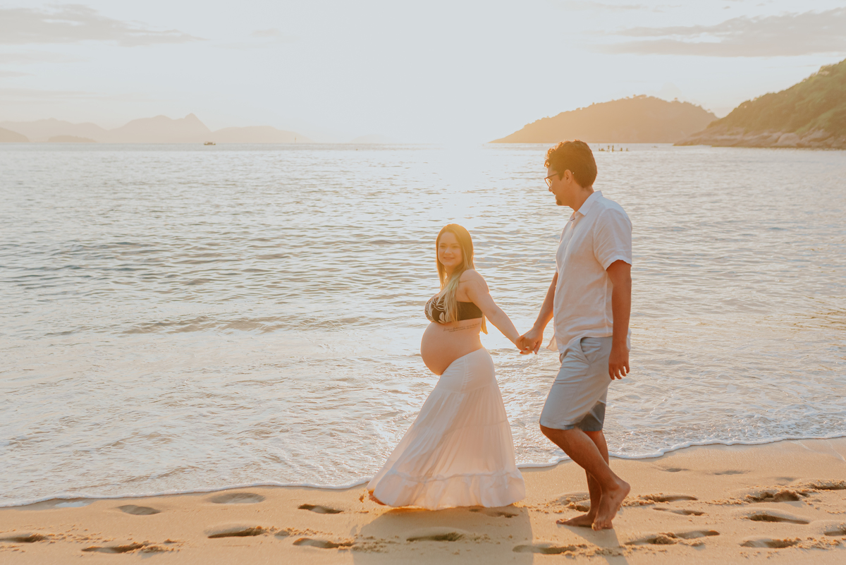 fotografia ensaio gestante externo nascer do sol praia vermelha urca rio de janeiro fotografa familia bruna Guerson 