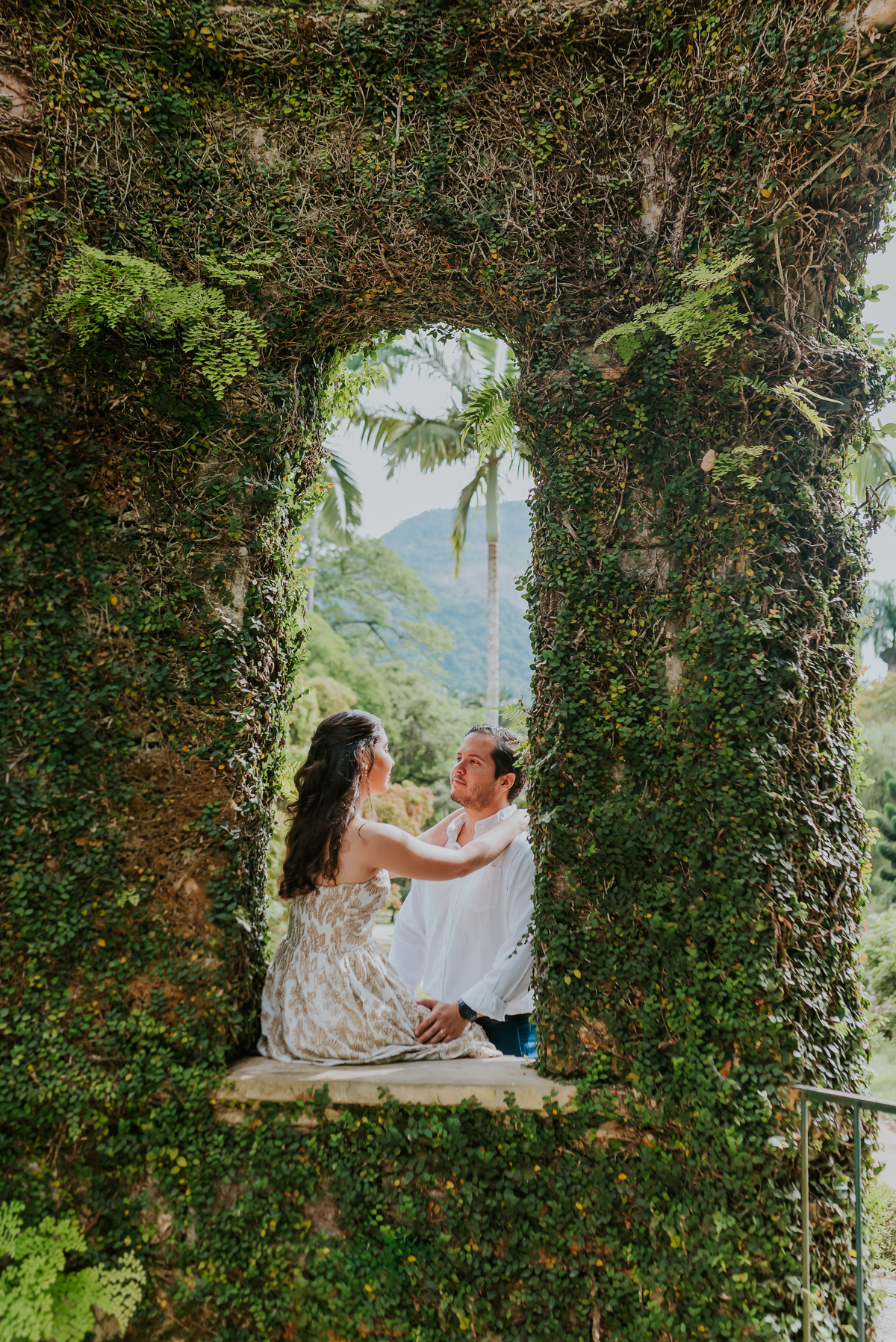fotografa ensaio externo fotografia casal jardim botânico Rio de Janeiro bruna Guerson natureza 