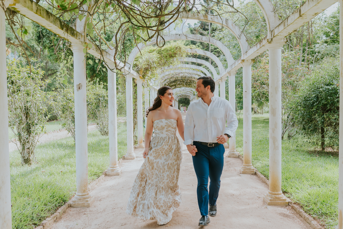 fotografa ensaio externo fotografia casal jardim botânico Rio de Janeiro bruna Guerson natureza 