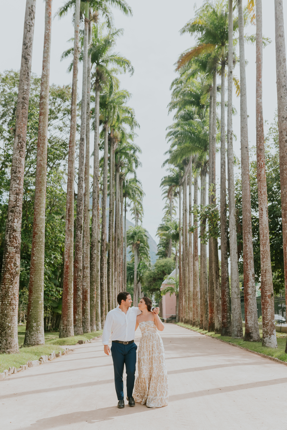 fotografa ensaio externo fotografia casal jardim botânico Rio de Janeiro bruna Guerson natureza 