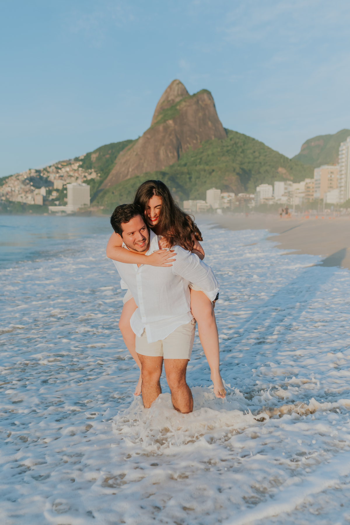 fotografia ensaio casal praia Leblon Ipanema Rio de Janeiro amanhecer fotografa rj sessão externa 