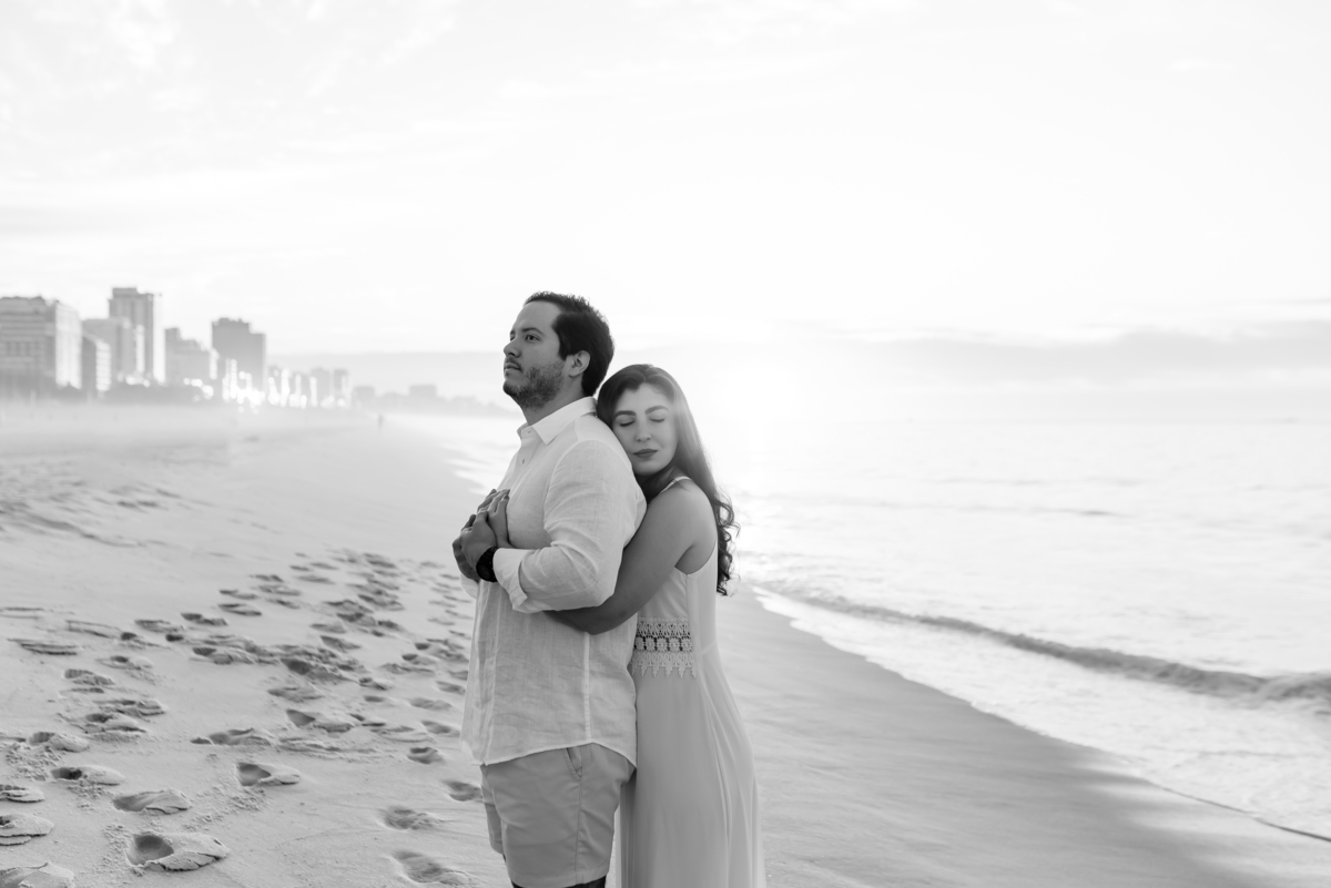 fotografia ensaio casal praia Leblon Ipanema Rio de Janeiro amanhecer fotografa rj sessão externa 