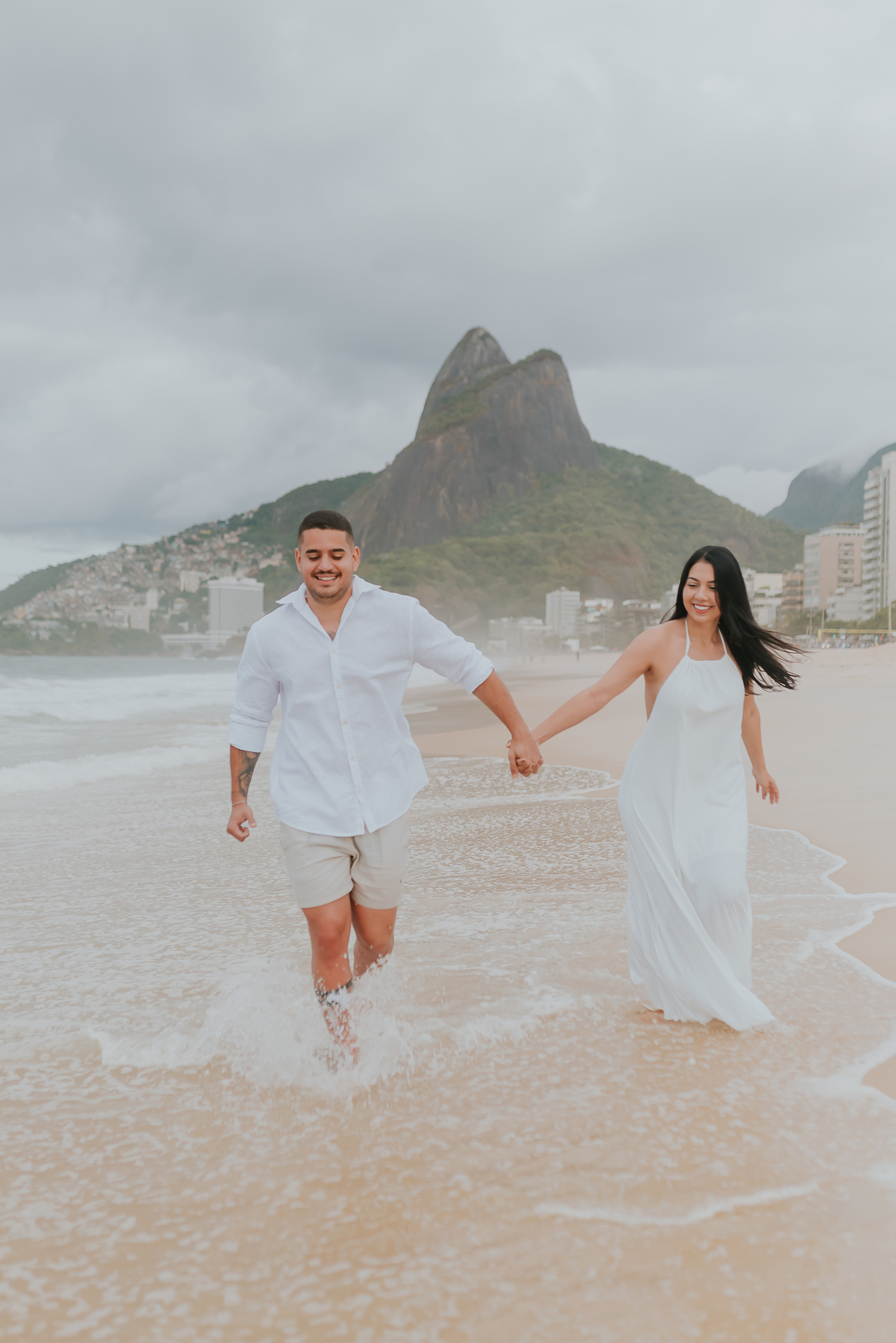 fotografia ensaio casal externo praia Leblon Ipanema Rio de Janeiro fotografa bruna Guerson 