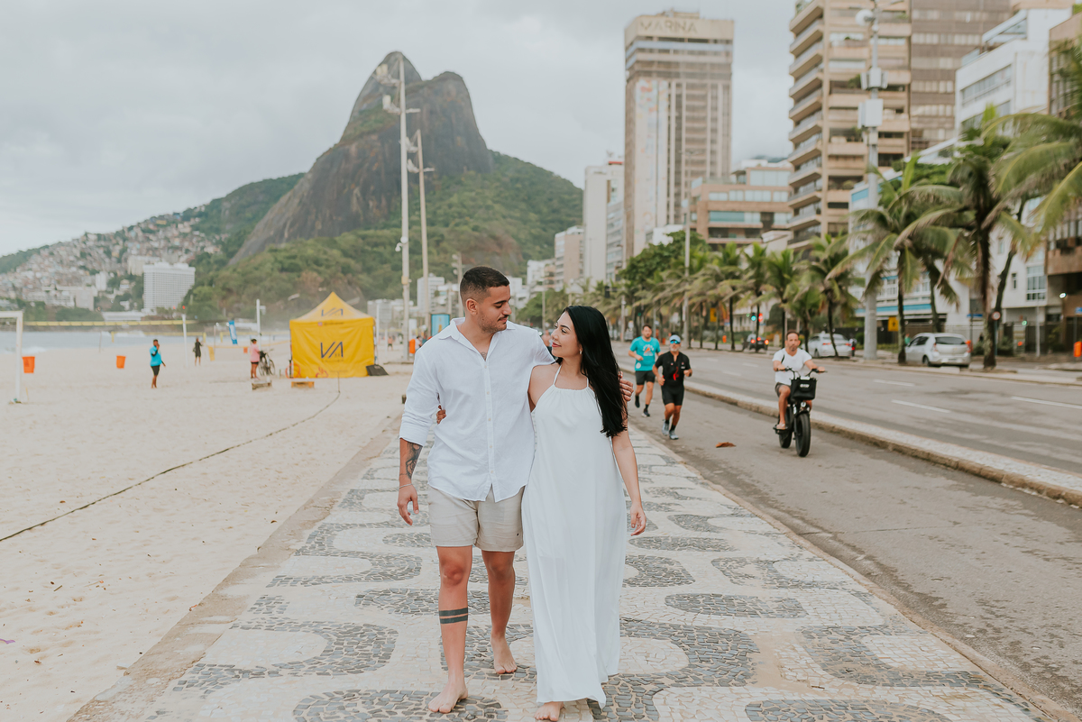 fotografia ensaio casal externo praia Leblon Ipanema Rio de Janeiro fotografa bruna Guerson 