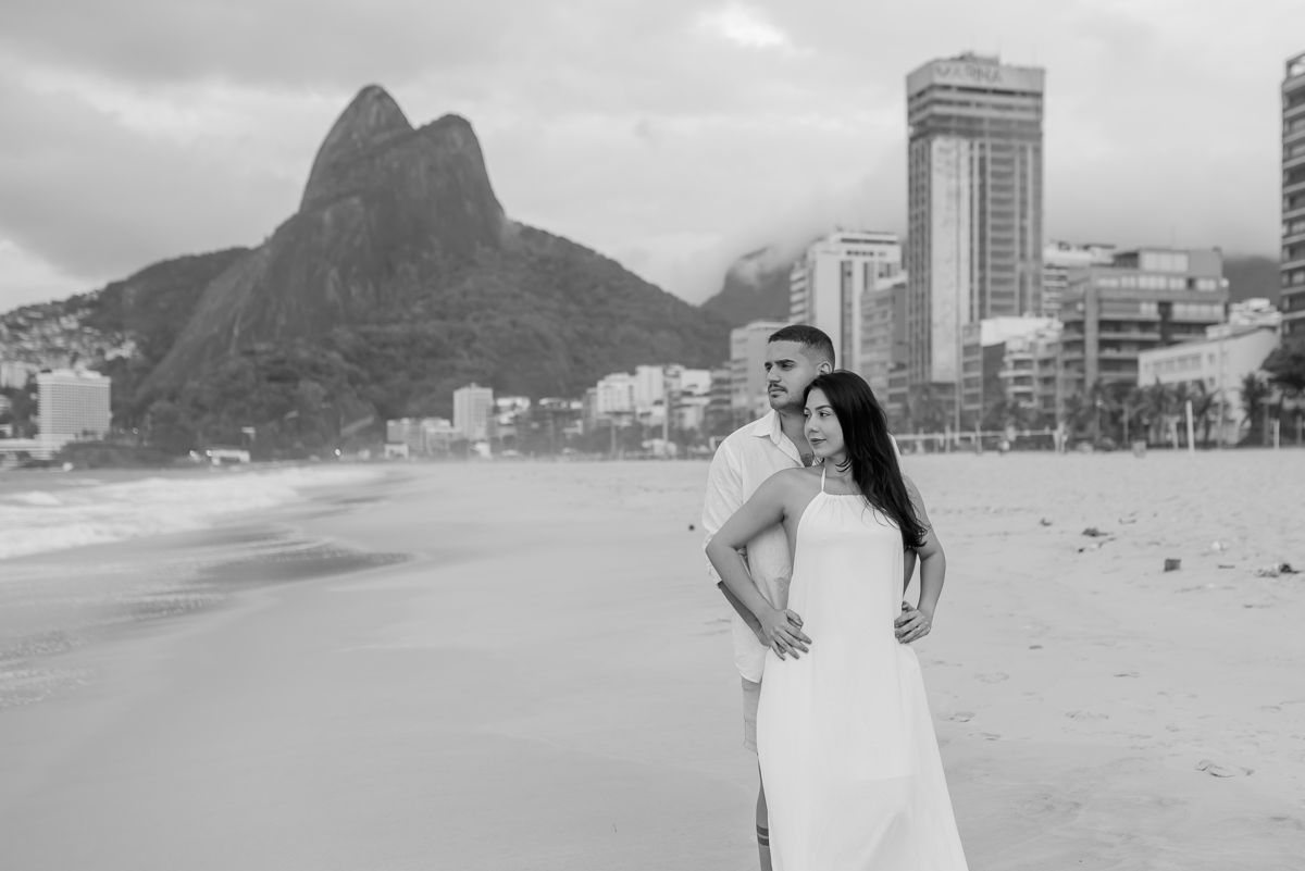 fotografia ensaio casal externo praia Leblon Ipanema Rio de Janeiro fotografa bruna Guerson 
