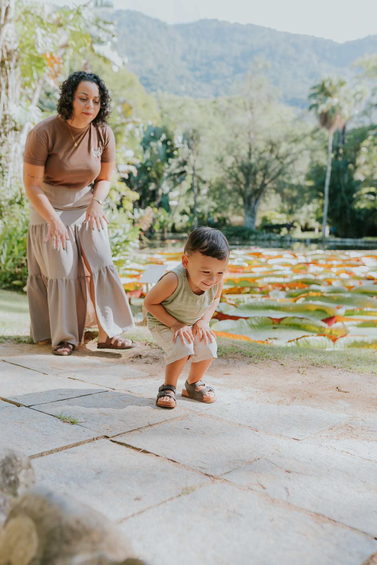 fotografia ensaio externo familia fotografa jardim botanico Rio de Janeiro dia das mães Wanessa e Nicolas natureza