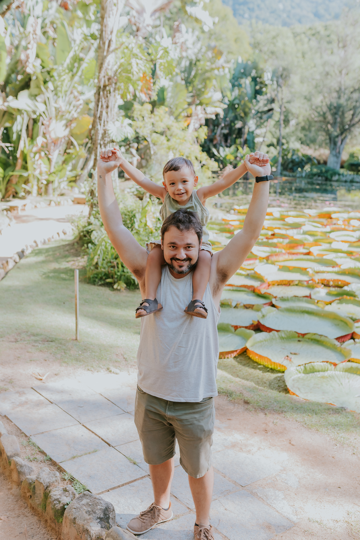 fotografia ensaio externo familia fotografa jardim botanico Rio de Janeiro dia das mães Wanessa e Nicolas natureza