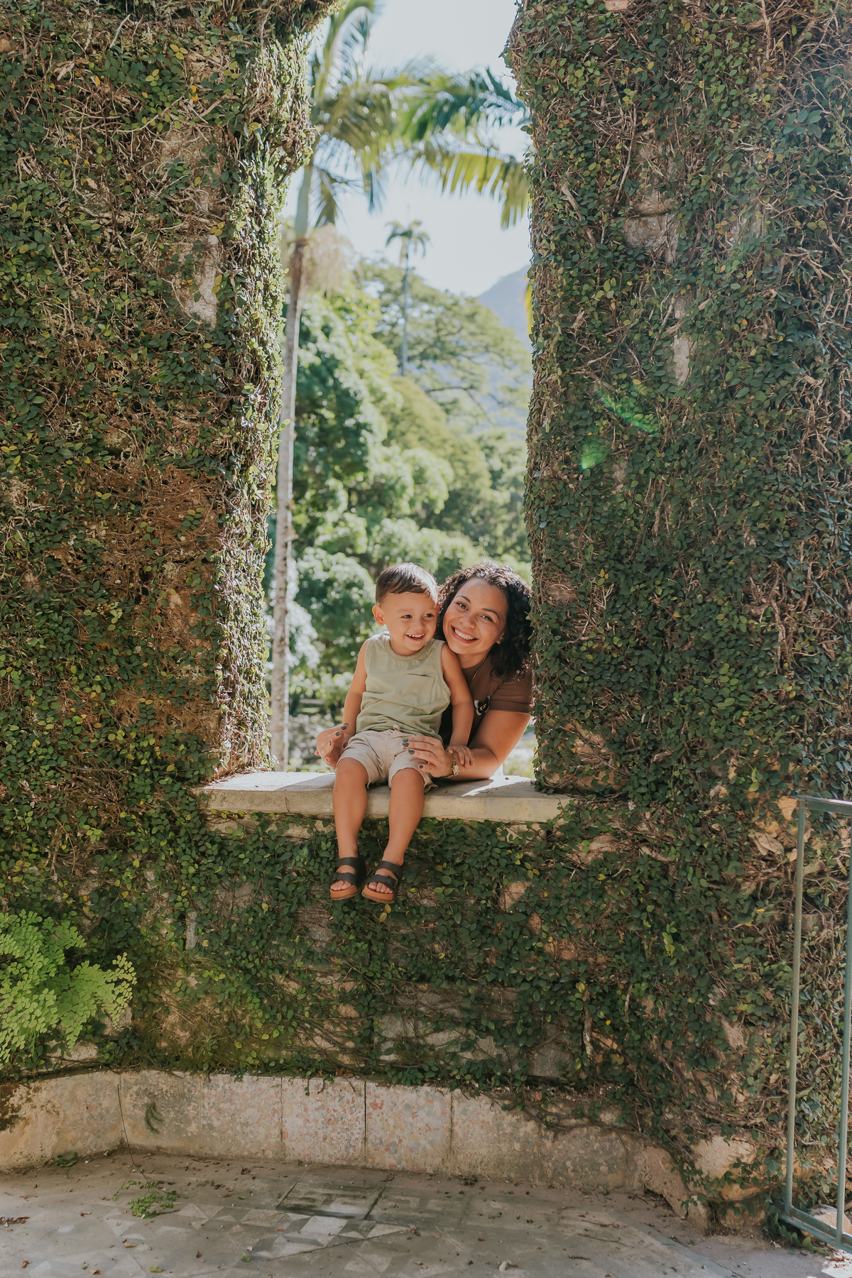 fotografia ensaio externo familia fotografa jardim botanico Rio de Janeiro dia das mães Wanessa e Nicolas natureza