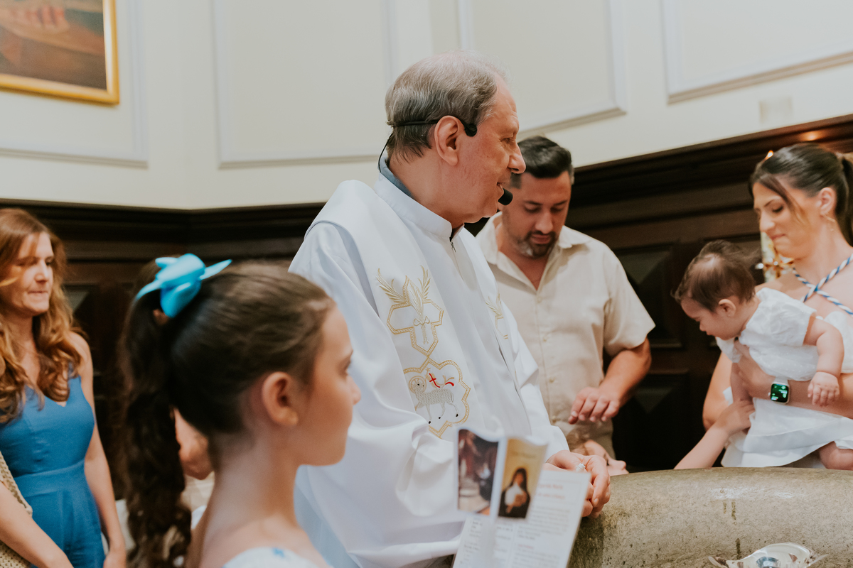 fotografia batizado batismo isis lagoa rodrigo de Freitas paroquia santa margarida maria Rio de Janeiro fotografa família