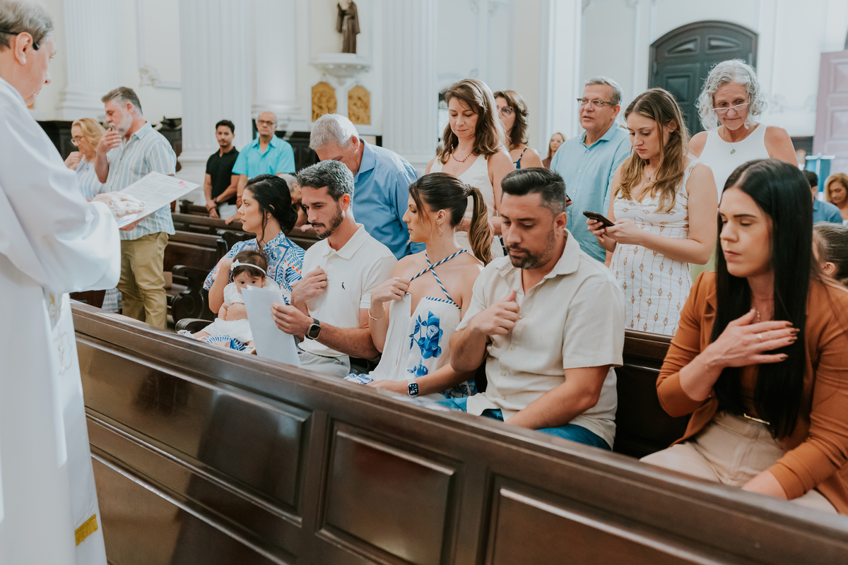 fotografia batizado batismo isis lagoa rodrigo de Freitas paroquia santa margarida maria Rio de Janeiro fotografa família