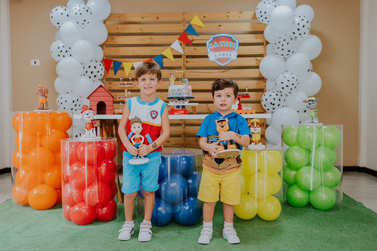fotografa festa infantil Rio de Janeiro barra da Tijuca 3 anos Mateus fotografa familia bruna Gerson tema patrulha canina