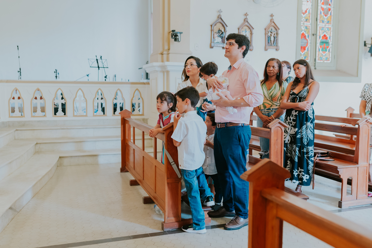 fotografia batizado batismo isabel fotografa familia Rio de Janeiro paroquia bom pastor Tijuca rj bruna Guerson cerimonia 