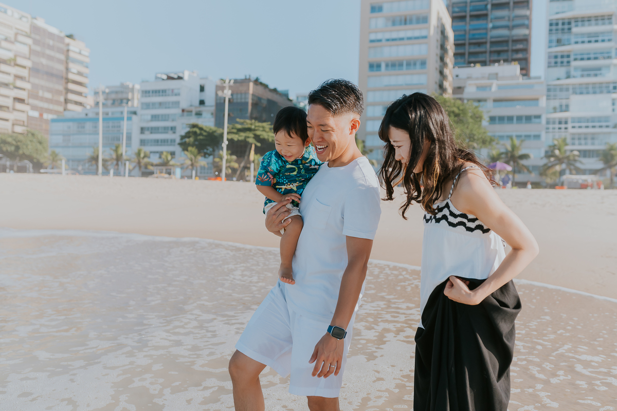 fotografia ensaio familia externo praia Leblon Ipanema Rio de Janeiro fotografa rj leve atemporal sensível espontâneo