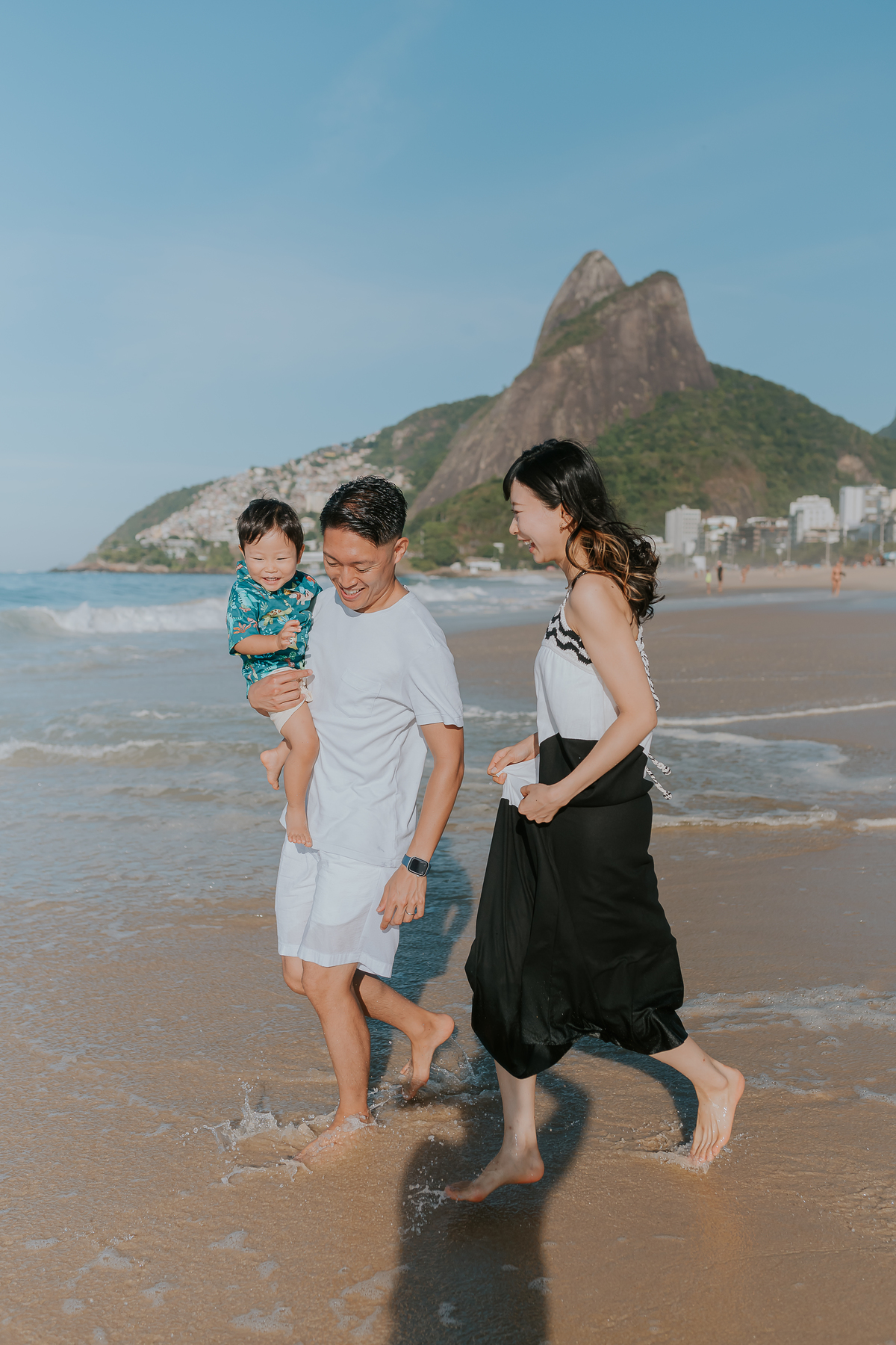 fotografia ensaio familia externo praia Leblon Ipanema Rio de Janeiro fotografa rj leve atemporal sensível espontâneo