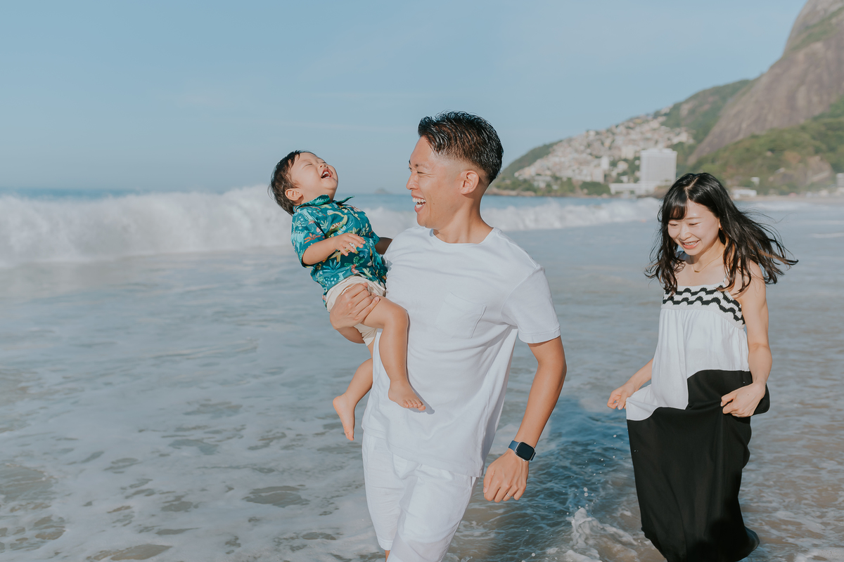 fotografia ensaio familia externo praia Leblon Ipanema Rio de Janeiro fotografa rj leve atemporal sensível espontâneo