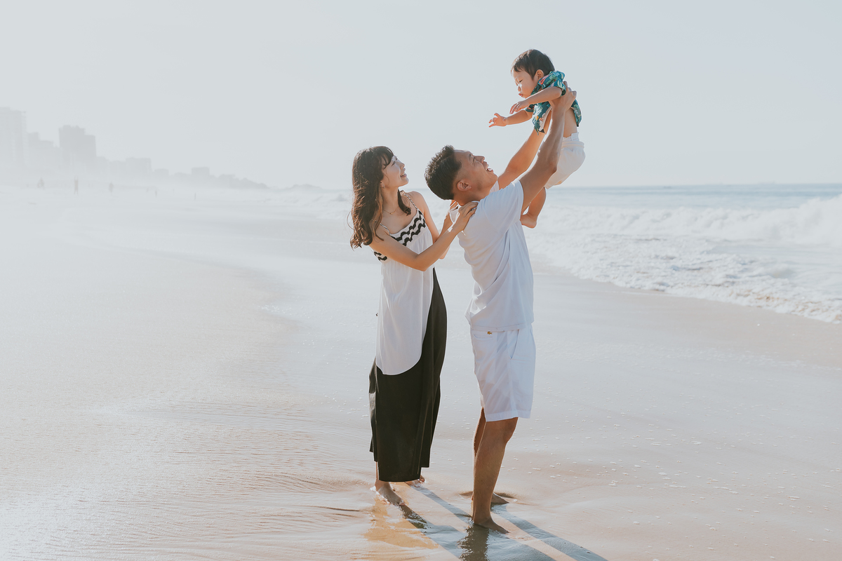 fotografia ensaio familia externo praia Leblon Ipanema Rio de Janeiro fotografa rj leve atemporal sensível espontâneo