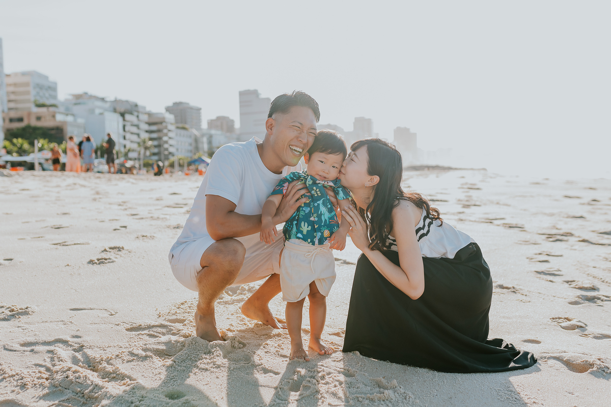 fotografia ensaio familia externo praia Leblon Ipanema Rio de Janeiro fotografa rj leve atemporal sensível espontâneo