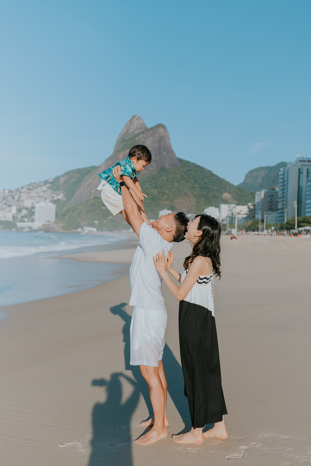 fotografia ensaio familia externo praia Leblon Ipanema Rio de Janeiro fotografa rj leve atemporal sensível espontâneo