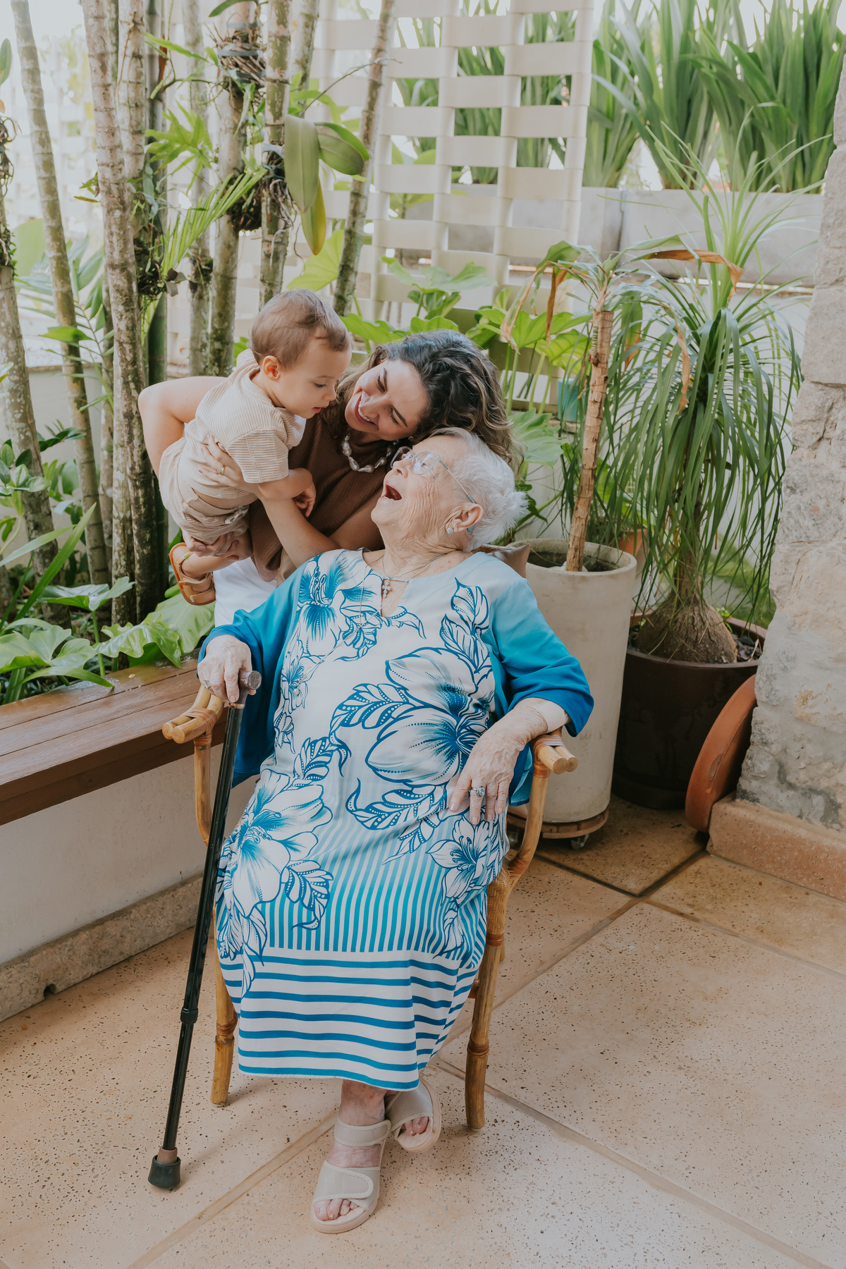 fotografa ensaio familia em casa jardim botânico Rio de Janeiro fotografia dia das mães rj avós gerações