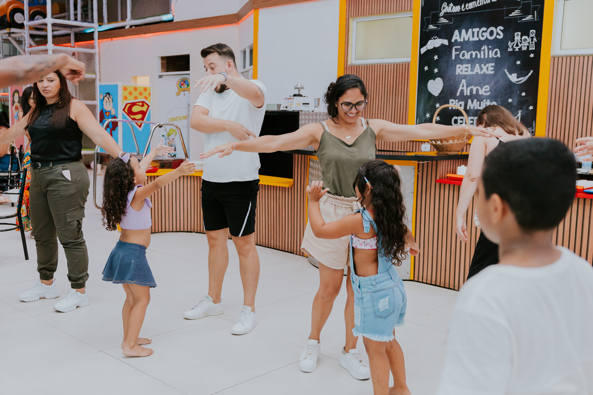 fotografia festa infantil fotografa familia rio de janeiro rj 1 ano Sarah Samuel tema arca de Noé casa de festa estação faz de conta taquara gêmeos 