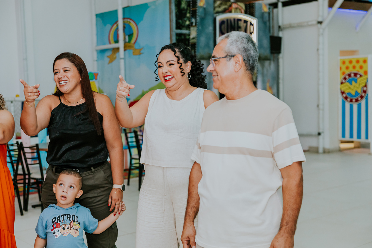 fotografia festa infantil fotografa familia rio de janeiro rj 1 ano Sarah Samuel tema arca de Noé casa de festa estação faz de conta taquara gêmeos 