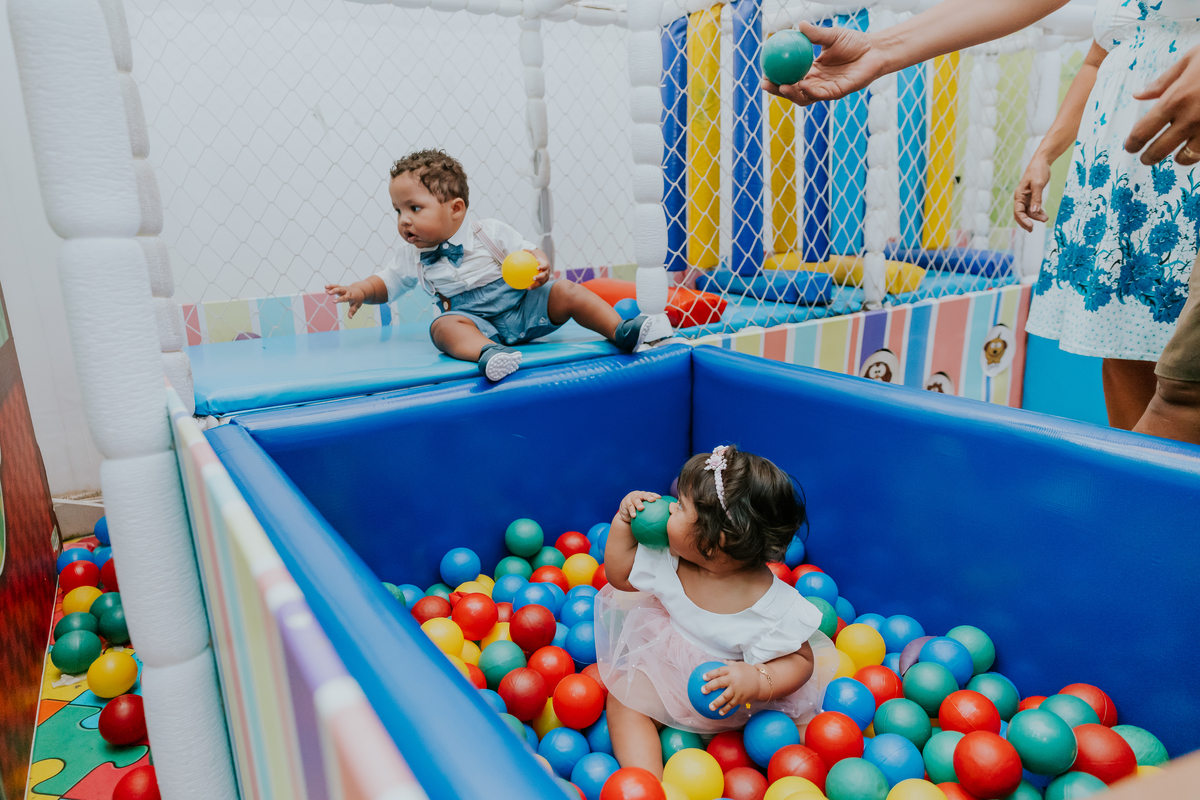 fotografia festa infantil fotografa familia rio de janeiro rj 1 ano Sarah Samuel tema arca de Noé casa de festa estação faz de conta taquara gêmeos 