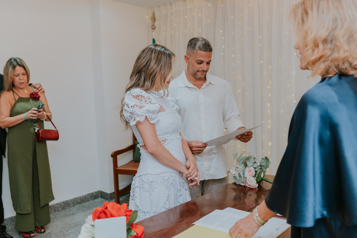 fotografia casamento civil casal ilha do governador cartório 1 registro civil das pessoas naturais da capital do Rio de Janeiro fotografa bruna Guerson 