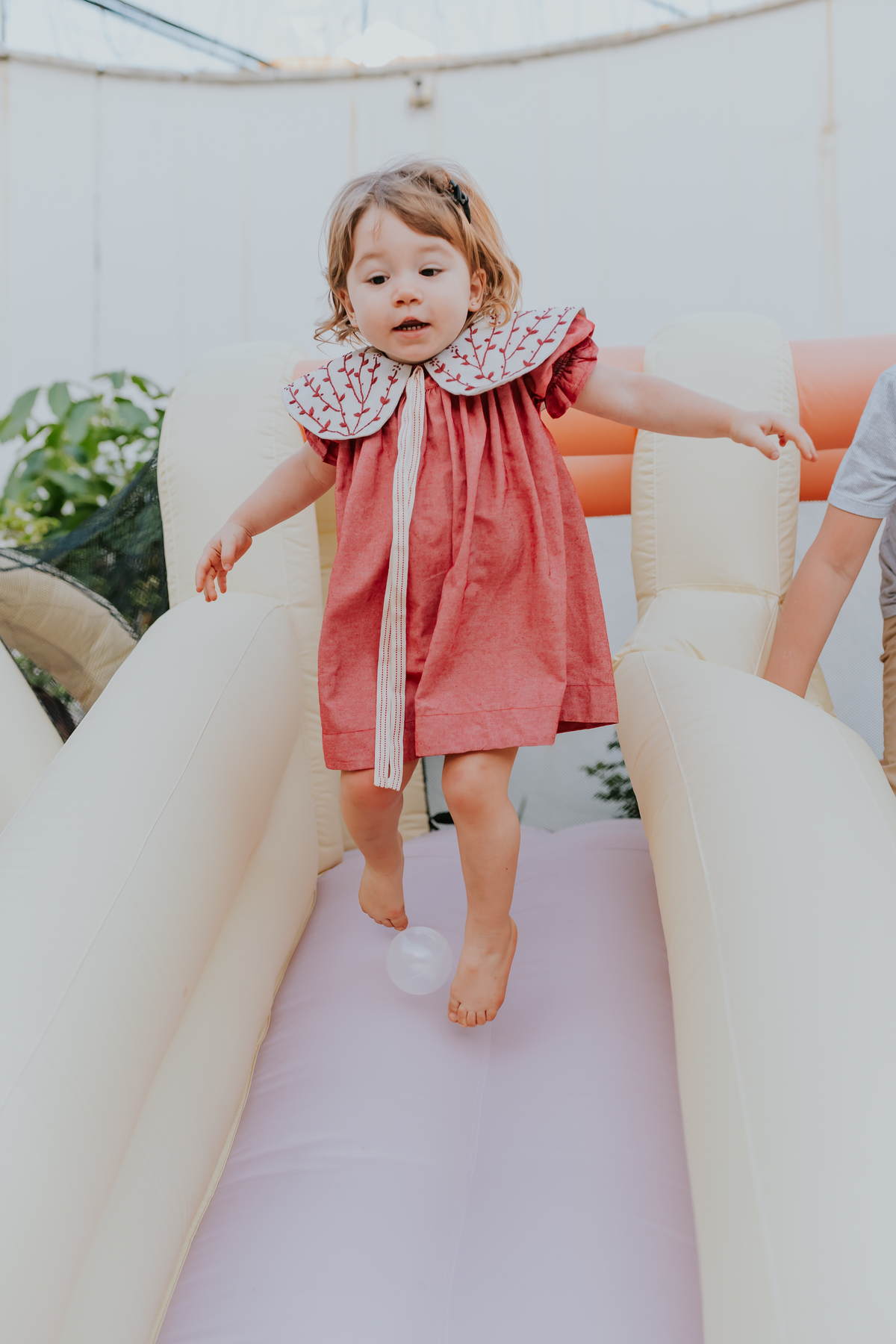 fotografia festa infantil em casa quintal fotografa de famílias 2 anos Sofia ilha do governador Rio de Janeiro bruna guerson 