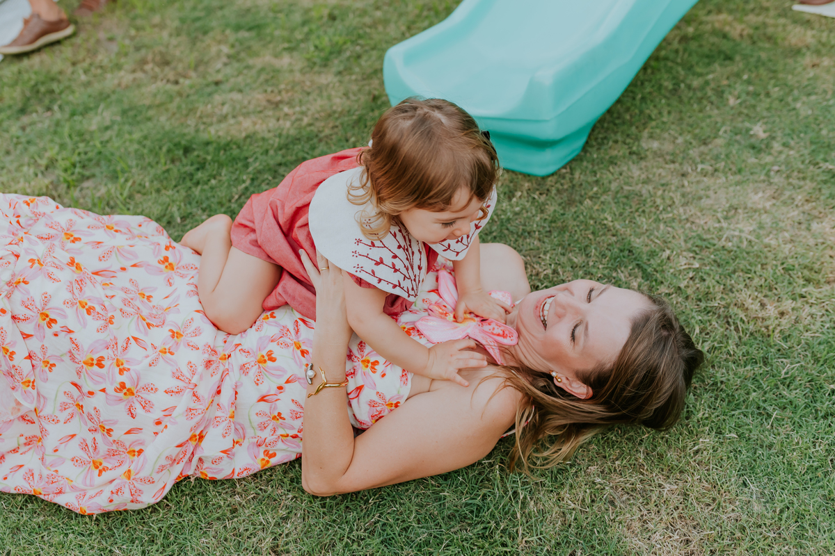 fotografia festa infantil em casa quintal fotografa de famílias 2 anos Sofia ilha do governador Rio de Janeiro bruna guerson 