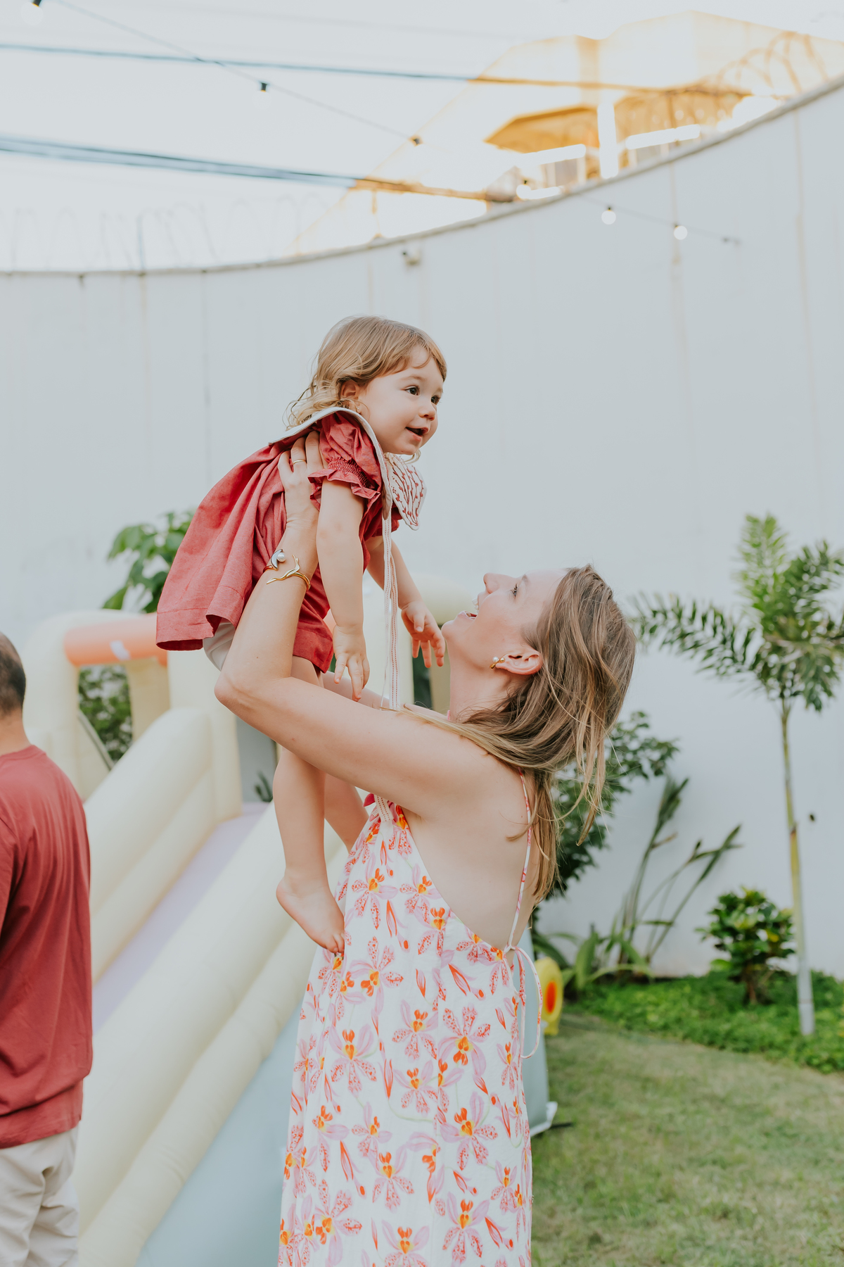 fotografia festa infantil em casa quintal fotografa de famílias 2 anos Sofia ilha do governador Rio de Janeiro bruna guerson 