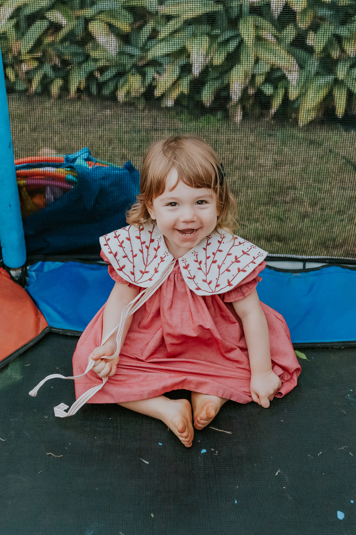 fotografia festa infantil em casa quintal fotografa de famílias 2 anos Sofia ilha do governador Rio de Janeiro bruna guerson 