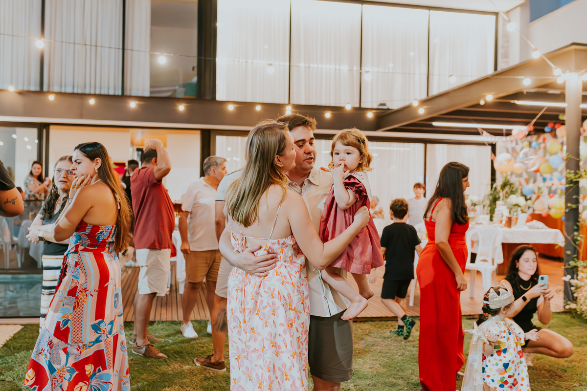 fotografia festa infantil em casa quintal fotografa de famílias 2 anos Sofia ilha do governador Rio de Janeiro bruna guerson 