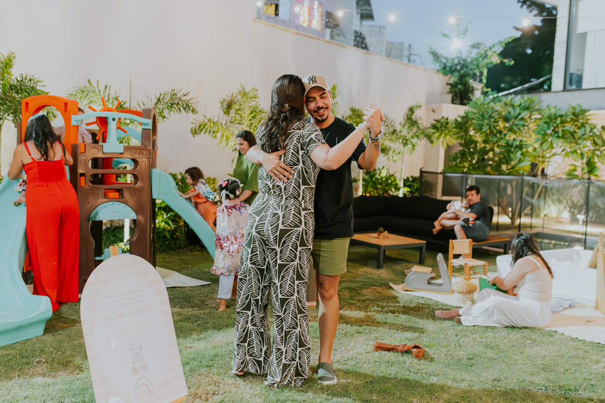 fotografia festa infantil em casa quintal fotografa de famílias 2 anos Sofia ilha do governador Rio de Janeiro bruna guerson 