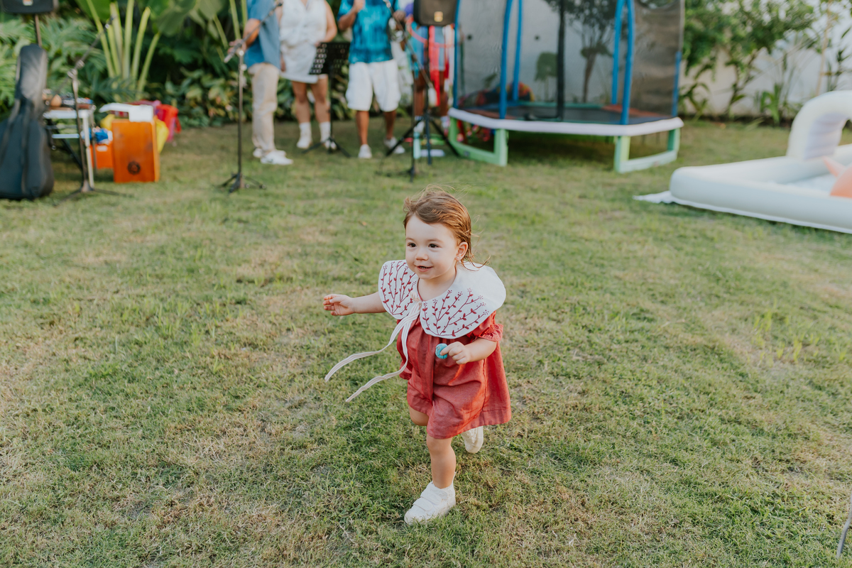 fotografia festa infantil em casa quintal fotografa de famílias 2 anos Sofia ilha do governador Rio de Janeiro bruna guerson 