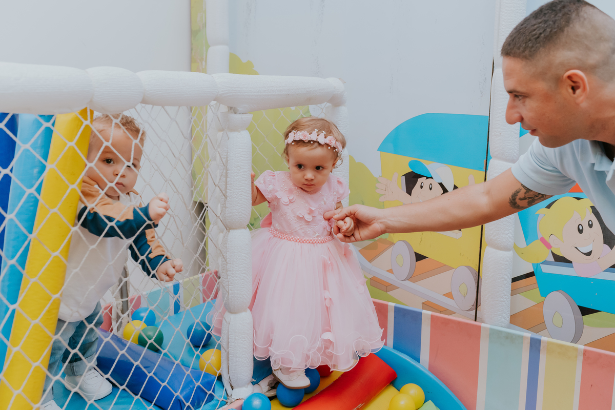 fotografa familia festa infantil 1 ano Elisa tema borboleta casa de festas estação faz de conta taquara Rio de Janeiro Jacarepaguá fotografia 