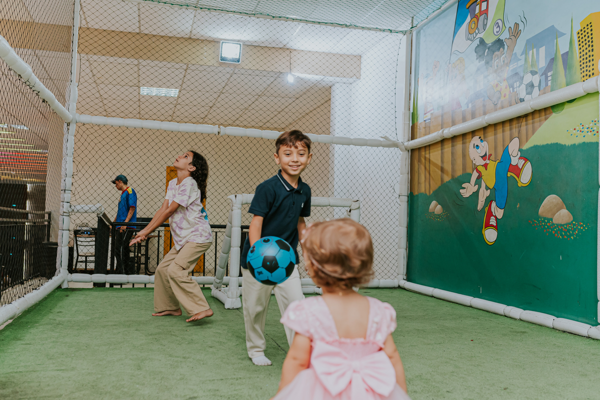 fotografa familia festa infantil 1 ano Elisa tema borboleta casa de festas estação faz de conta taquara Rio de Janeiro Jacarepaguá fotografia 