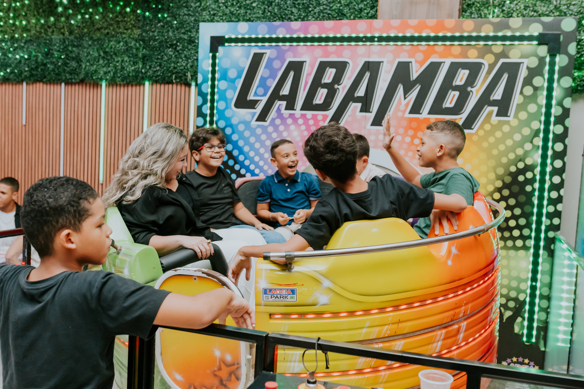 fotografa familia festa infantil 1 ano Elisa tema borboleta casa de festas estação faz de conta taquara Rio de Janeiro Jacarepaguá fotografia 