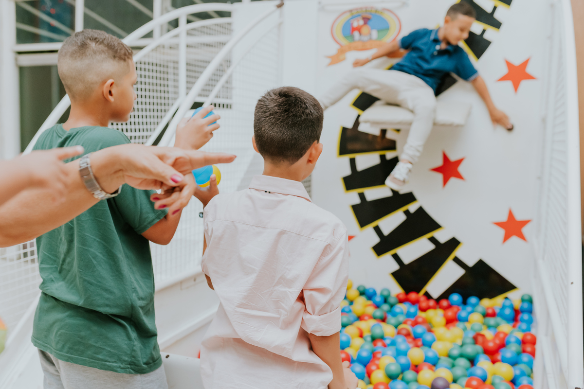 fotografa familia festa infantil 1 ano Elisa tema borboleta casa de festas estação faz de conta taquara Rio de Janeiro Jacarepaguá fotografia 