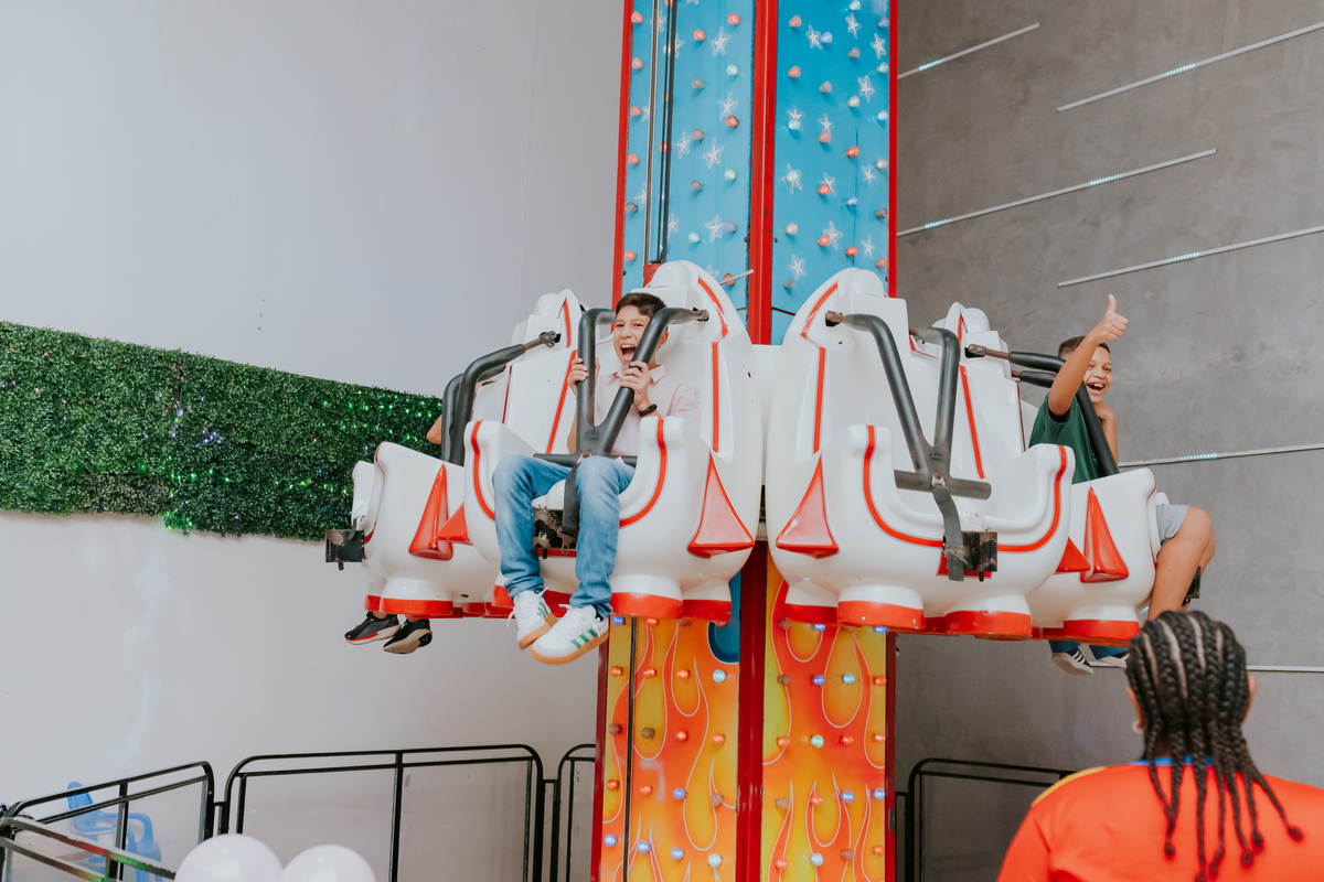 fotografa familia festa infantil 1 ano Elisa tema borboleta casa de festas estação faz de conta taquara Rio de Janeiro Jacarepaguá fotografia 