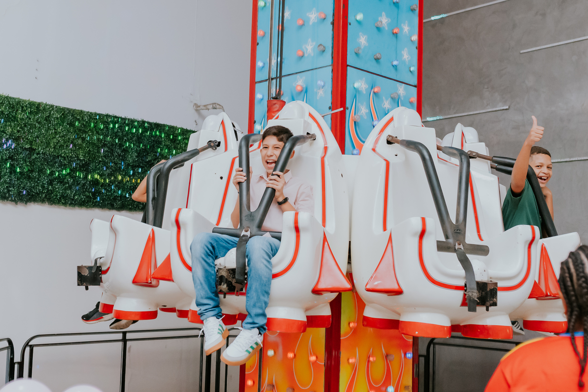 fotografa familia festa infantil 1 ano Elisa tema borboleta casa de festas estação faz de conta taquara Rio de Janeiro Jacarepaguá fotografia 