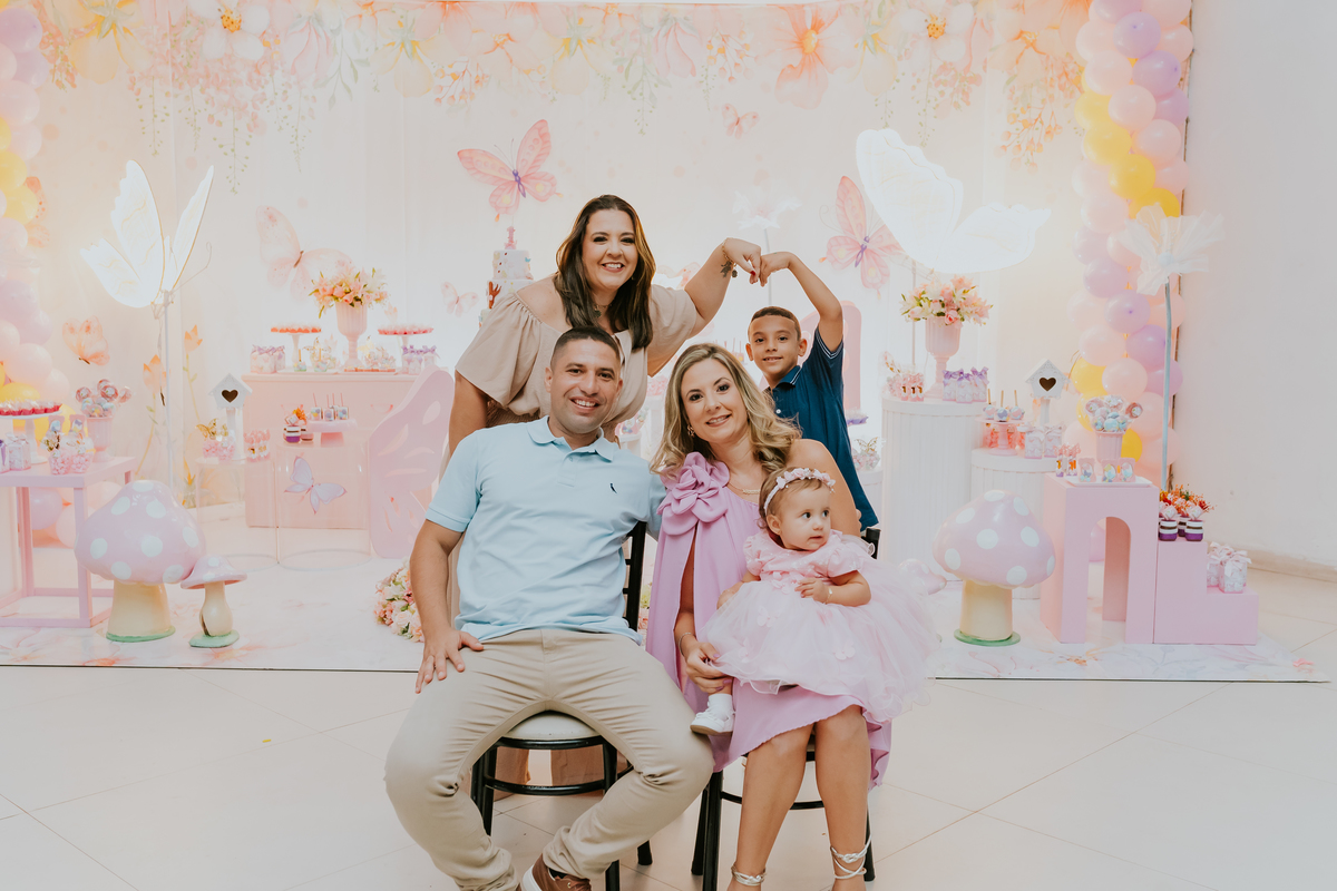 fotografa familia festa infantil 1 ano Elisa tema borboleta casa de festas estação faz de conta taquara Rio de Janeiro Jacarepaguá fotografia 