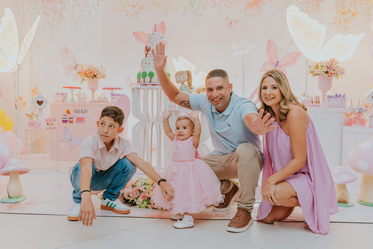 fotografa familia festa infantil 1 ano Elisa tema borboleta casa de festas estação faz de conta taquara Rio de Janeiro Jacarepaguá fotografia 