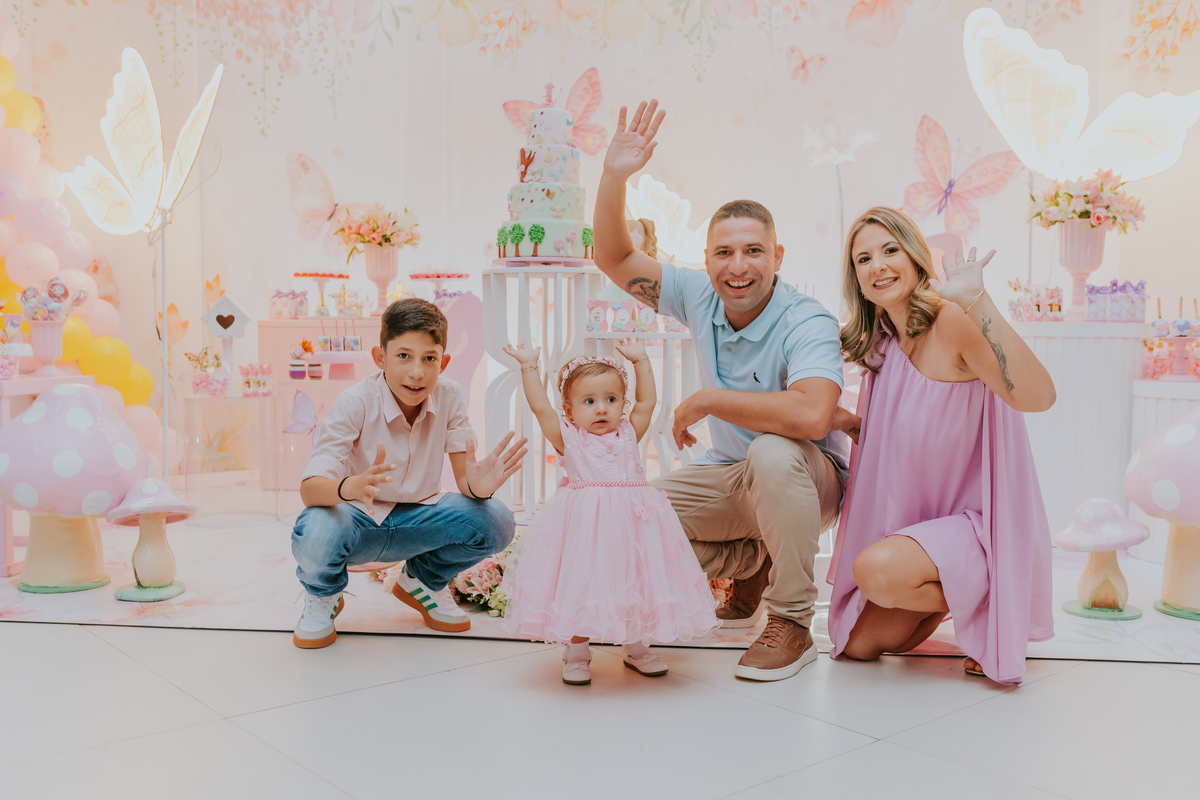 fotografa familia festa infantil 1 ano Elisa tema borboleta casa de festas estação faz de conta taquara Rio de Janeiro Jacarepaguá fotografia 