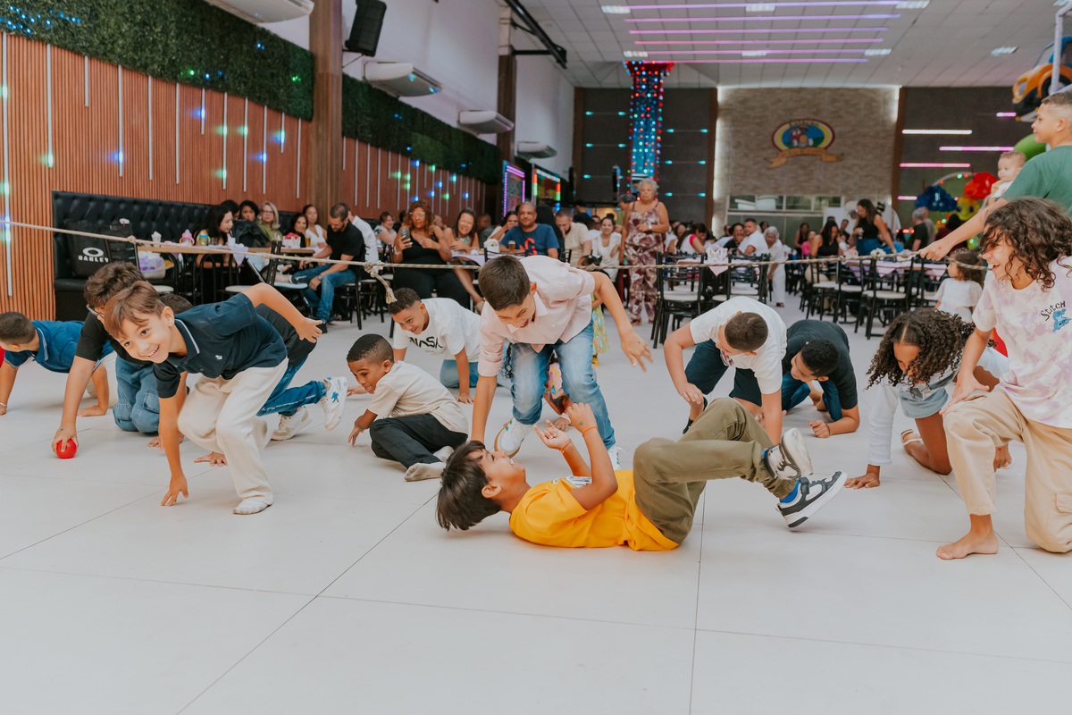 fotografa familia festa infantil 1 ano Elisa tema borboleta casa de festas estação faz de conta taquara Rio de Janeiro Jacarepaguá fotografia 