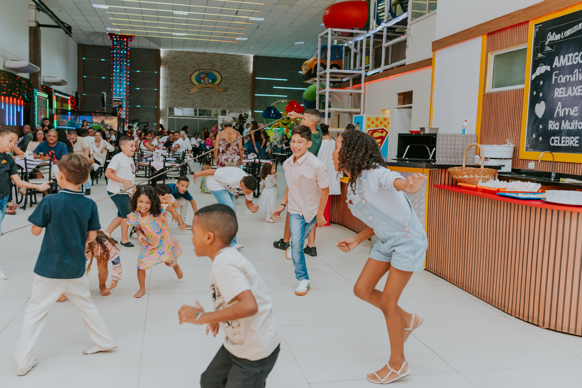 fotografa familia festa infantil 1 ano Elisa tema borboleta casa de festas estação faz de conta taquara Rio de Janeiro Jacarepaguá fotografia 
