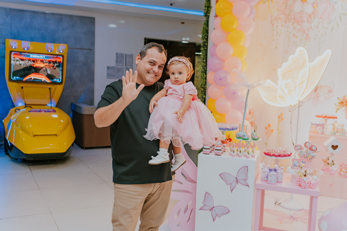fotografa familia festa infantil 1 ano Elisa tema borboleta casa de festas estação faz de conta taquara Rio de Janeiro Jacarepaguá fotografia 