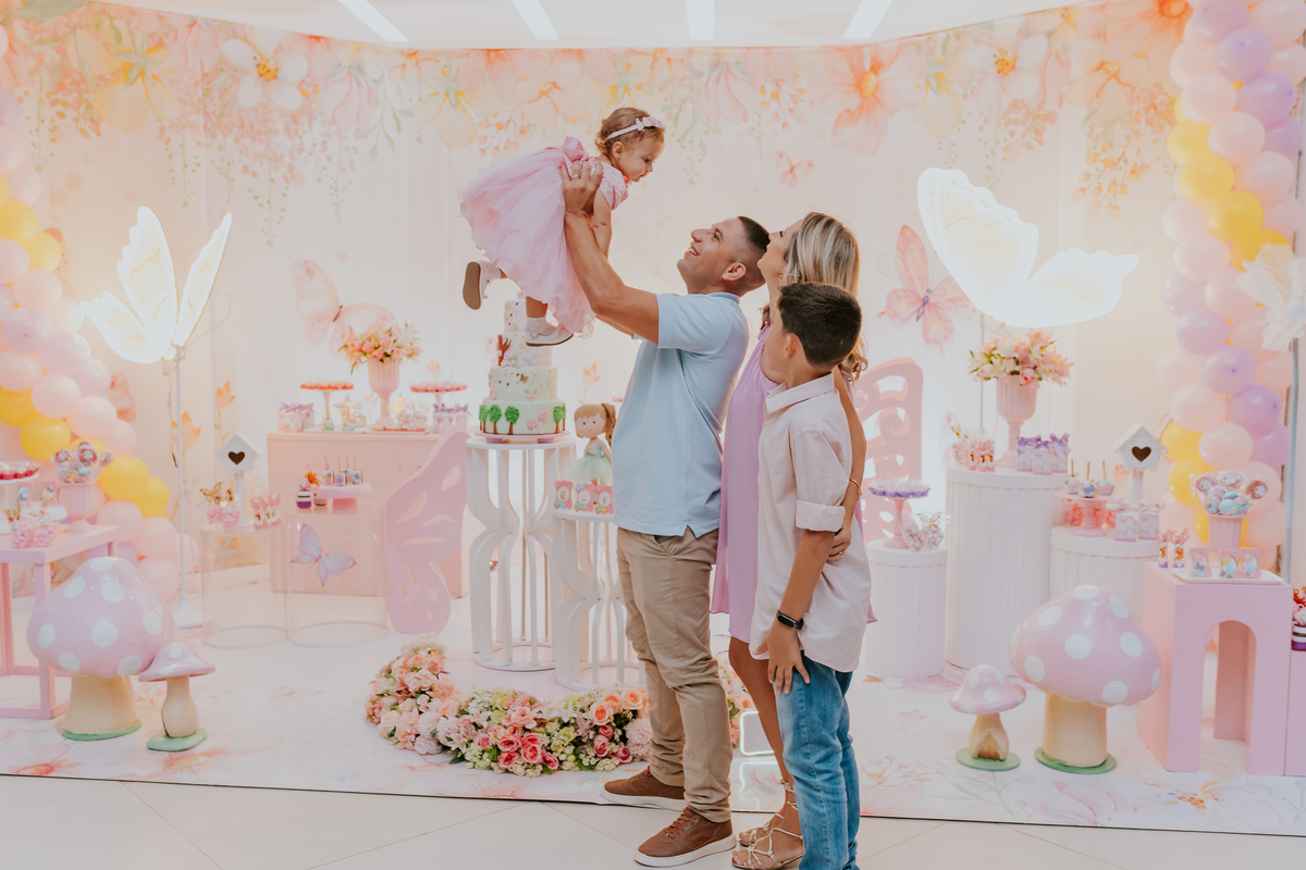 fotografa familia festa infantil 1 ano Elisa tema borboleta casa de festas estação faz de conta taquara Rio de Janeiro Jacarepaguá fotografia 