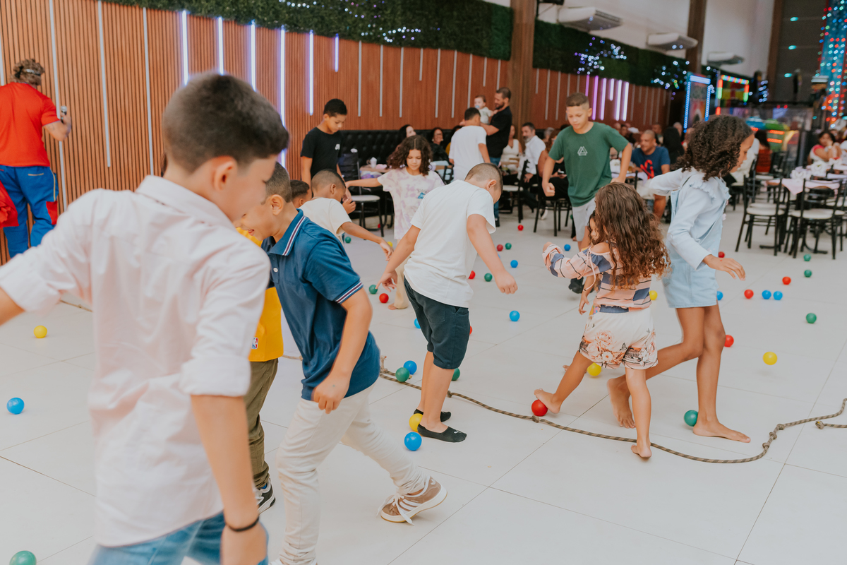 fotografa familia festa infantil 1 ano Elisa tema borboleta casa de festas estação faz de conta taquara Rio de Janeiro Jacarepaguá fotografia 