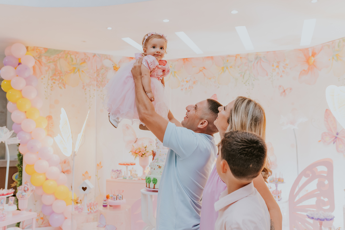 fotografa familia festa infantil 1 ano Elisa tema borboleta casa de festas estação faz de conta taquara Rio de Janeiro Jacarepaguá fotografia 