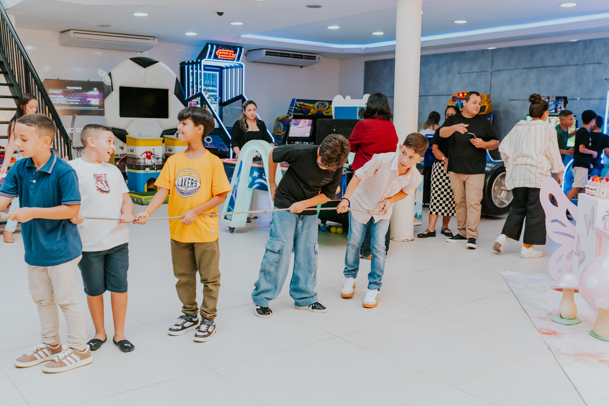 fotografa familia festa infantil 1 ano Elisa tema borboleta casa de festas estação faz de conta taquara Rio de Janeiro Jacarepaguá fotografia 